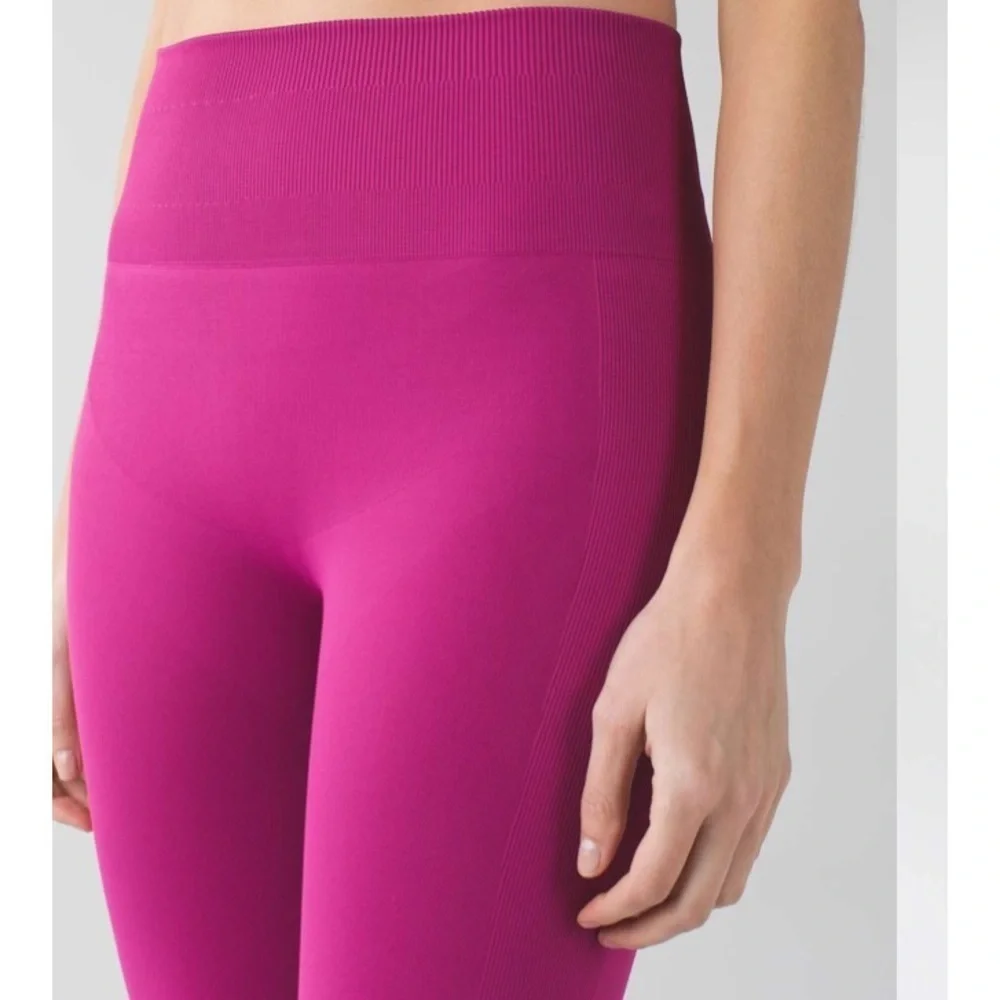 Lululemon Zone In Crop 9A.
